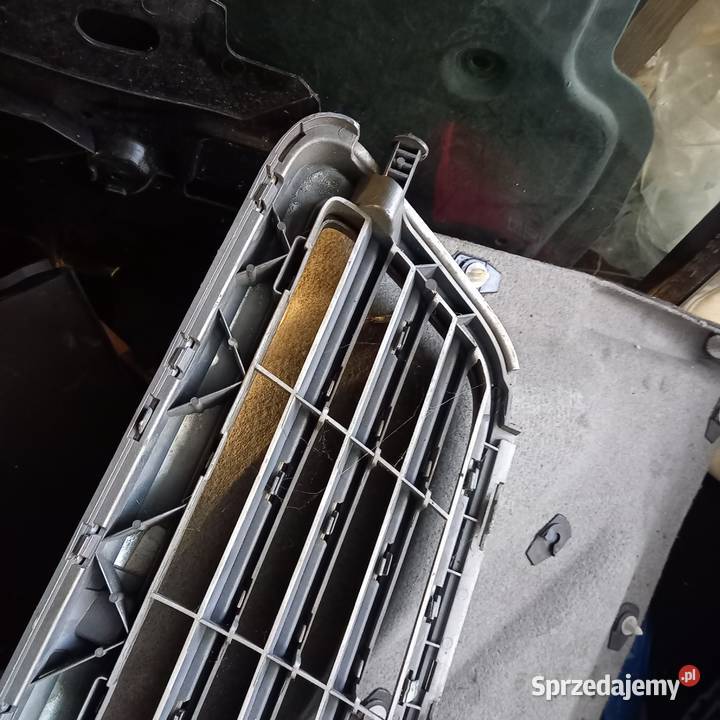 Grill atrapa W204 Cklasa części blacharskie Stare Babice