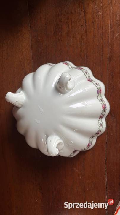 Śląskamiseczka pateraNa 3 nóżkach Nie posiadają Gdańsk