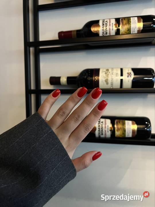 Manicure który podkreśli Twoją kobiecość i styl Unisex