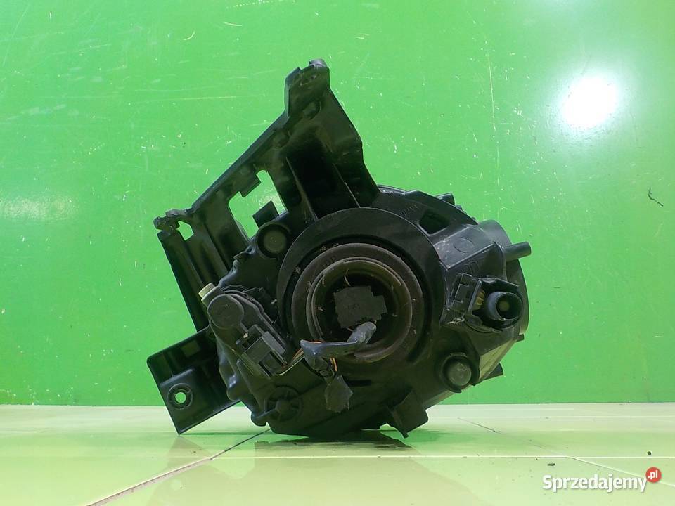 NISSAN JUKE F15 I 16B 10r 5D lampa prawa przod Suków