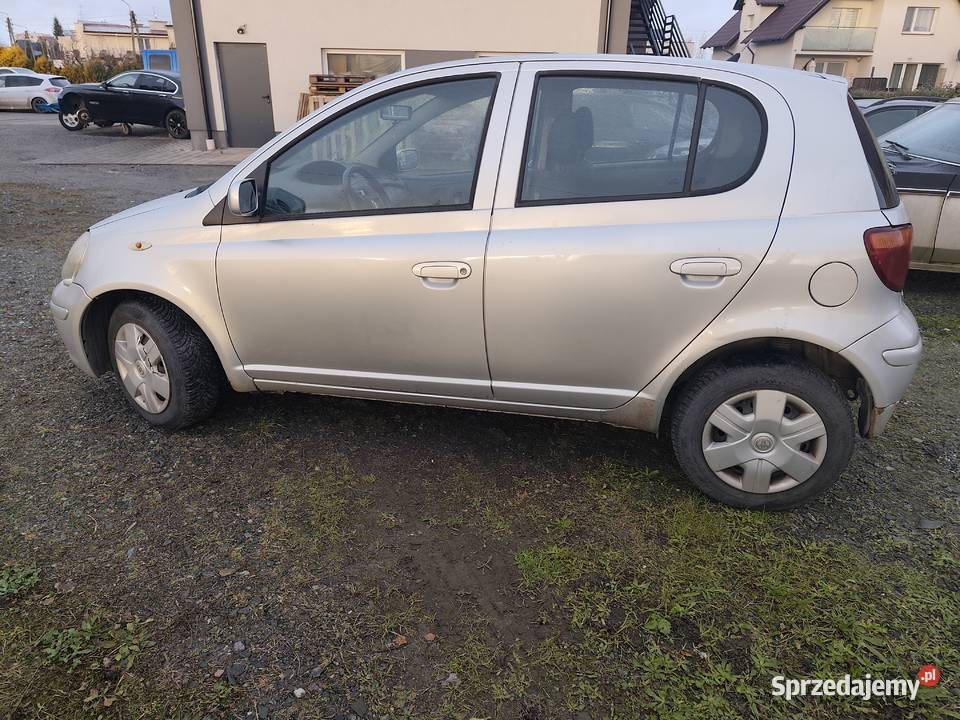 Toyota Yaris 14 diesel oszczędny samochód