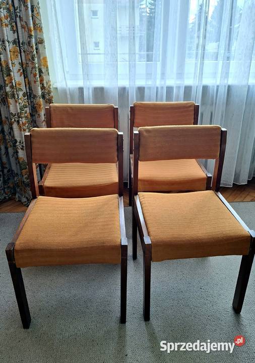 Krzesła drewniane tapicerowane 4 komplet PRL Tarnów