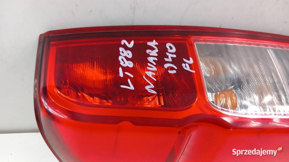NISSAN NAVARA D40 LIFT SUV LAMPA TYŁ LEWA Zbierkowo