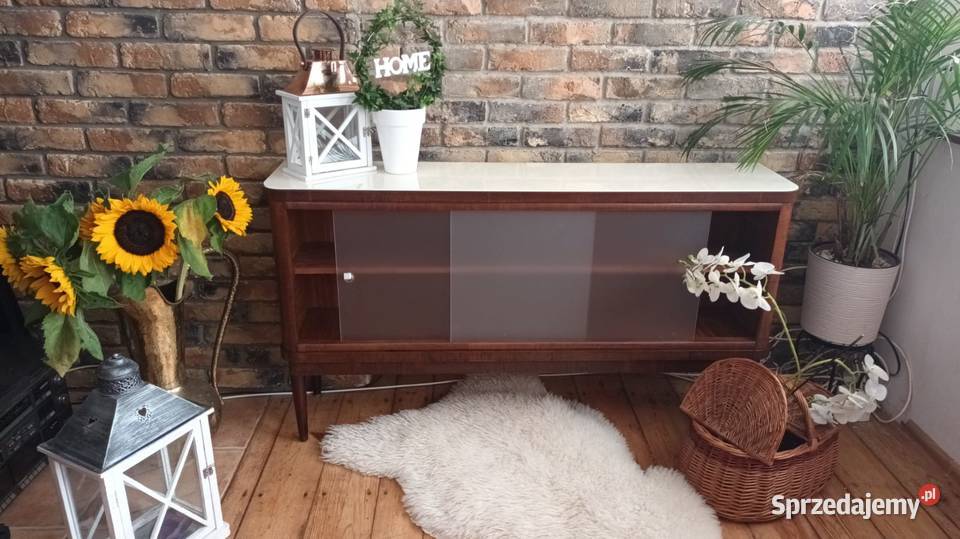 Komoda prl fornir na nóżkach mleczne szyby pomorskie sprzedam