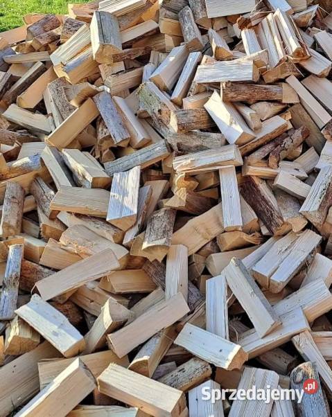Różne rodzaje drewna opałowegokominkowego Świętajno