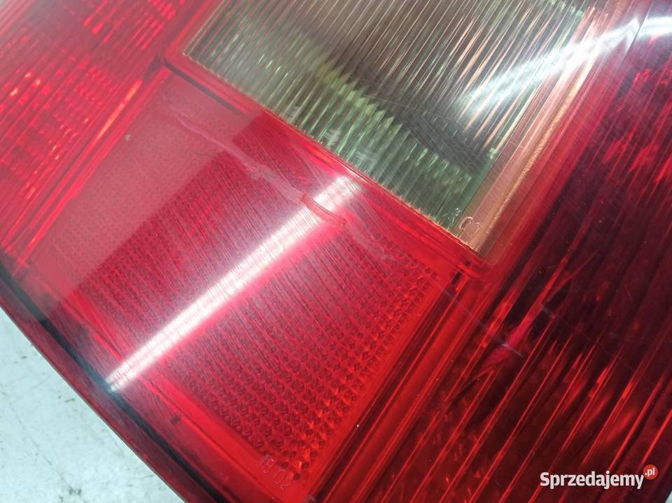 LAMPA TYŁ KOMPLET E12 HB Toyota Corolla IX osobowe