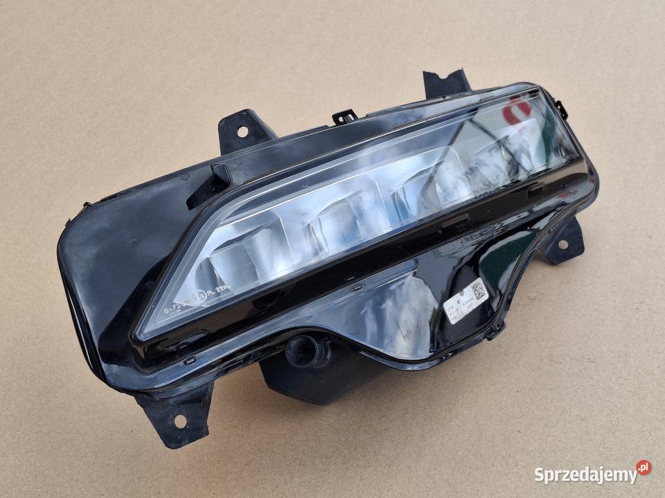 SKODA OKTAVIA IV 4 HALOGEN LEWY LAMPA osobowe Bieleń