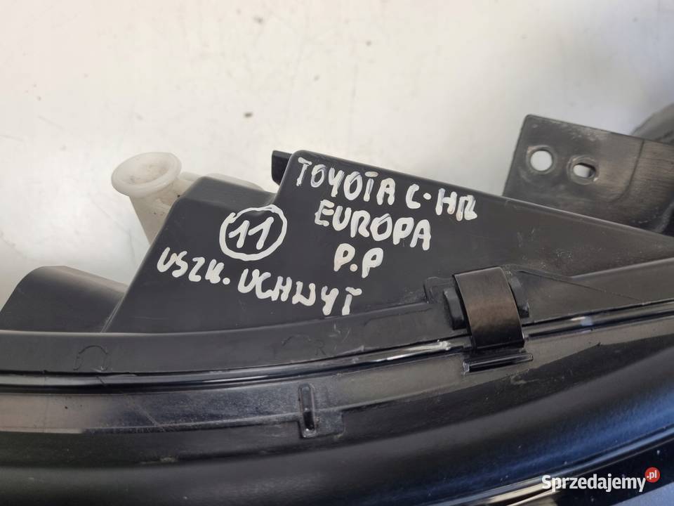 LAMPA PRAWA Toyota CHR prawy przód przednia 2016 Chełm