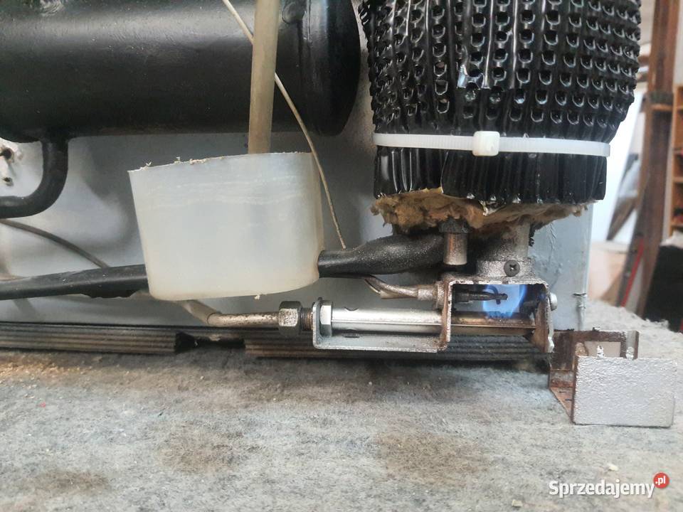 Lodówka turystyczna 12V 230V gaz do kampera