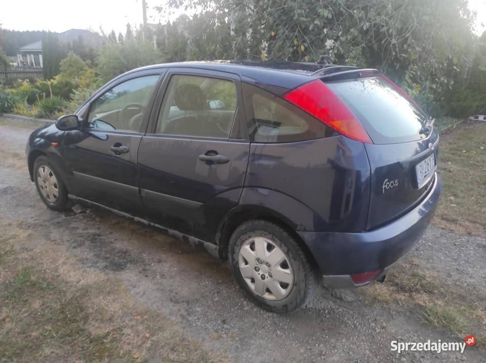 Ford Focus MK 1 2000 r 14 Benzyna Rok produkcji 2000 Czarna