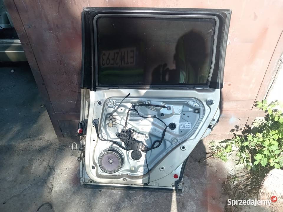 Passat B5 FL kombi drzwi prawe tył Teolin