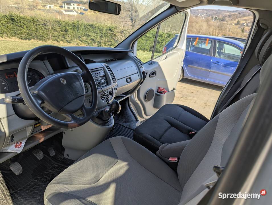 Renault Trafic 20 dCi 9 osób Webasto Hak 2007 Rok produkcji 2007 Golcowa