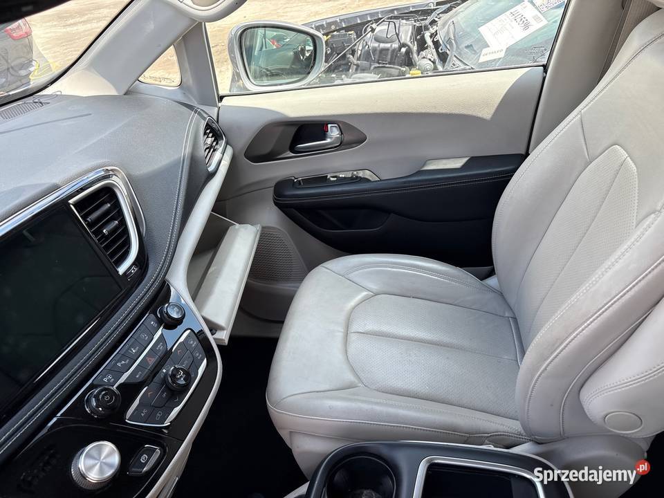 Chrysler Pacifica 21r lakier metallic