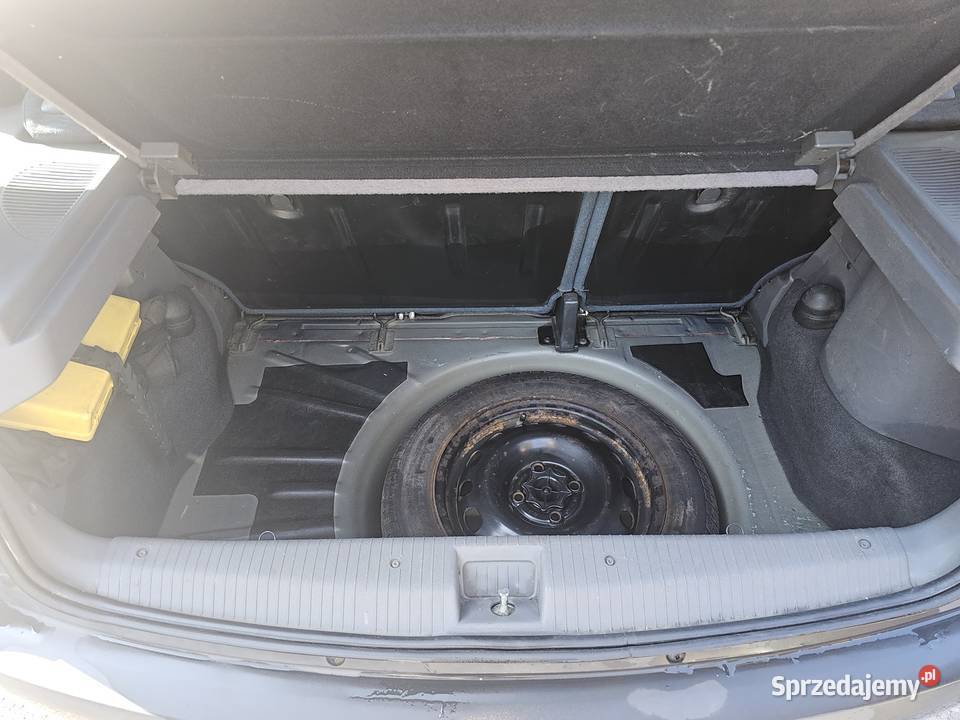 1 WŁAŚCICIELA Salon Corsa C 12 135 OKAZJA Rok produkcji 2001 Kraków