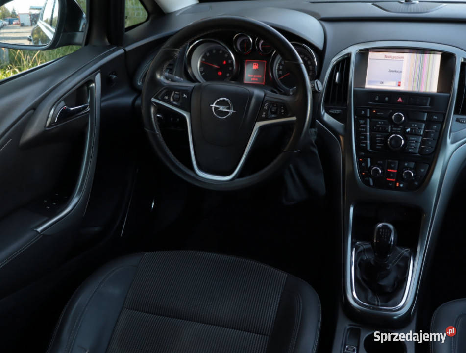 Opel Astra 14 16V Rok produkcji 2012