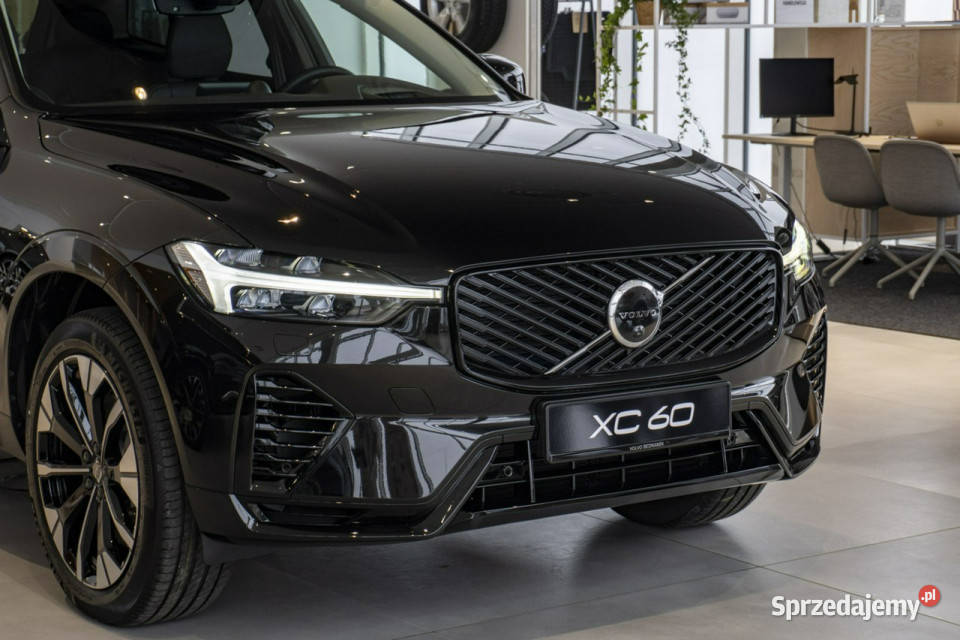 Volvo XC 60 Ultra Dark T6 eAWD plugin hybrid 253 światła LED Łódź
