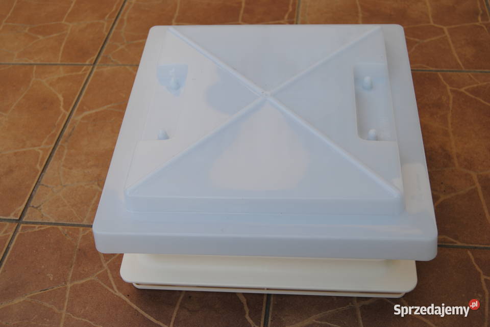 Kamper przyczepa okno dachowe 28 x 28 Komorniki