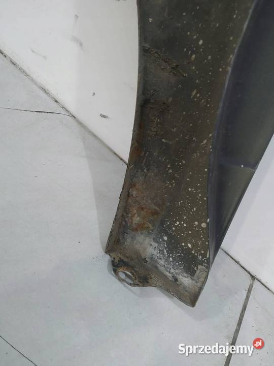 BŁOTNIK PRAWY PRZÓD CZARNY Opel Astra III