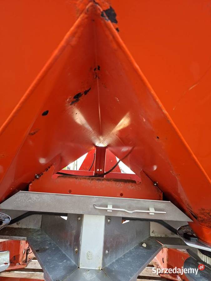 Rozsiewacz nawozu Kuhn Axis 301 Kuhn Września