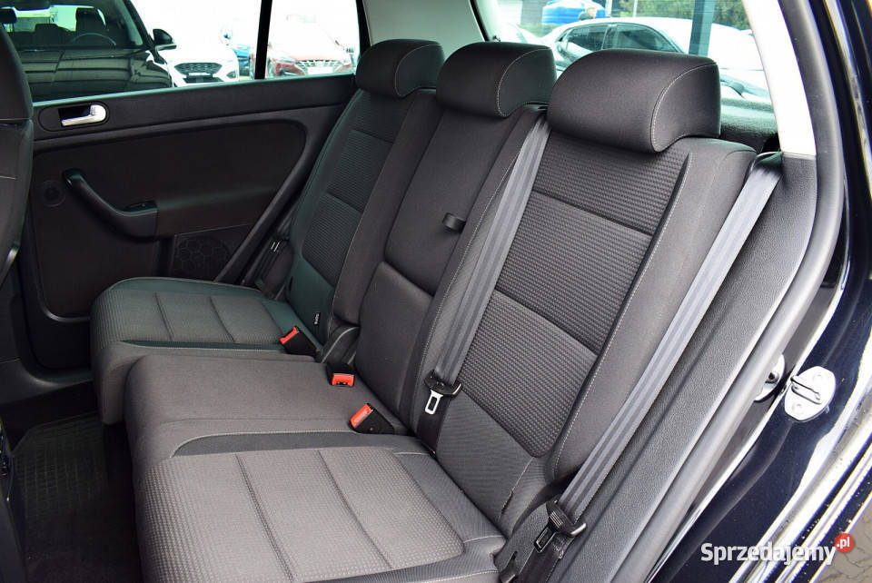 16 TDI 105 Zadbany HAK Dwa komplety kół Dealer 4/5 Gliwice