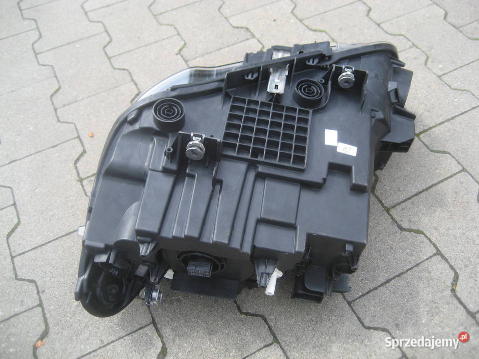 bmw x1 f48 1518r lampa przód prawa full led sprzedam