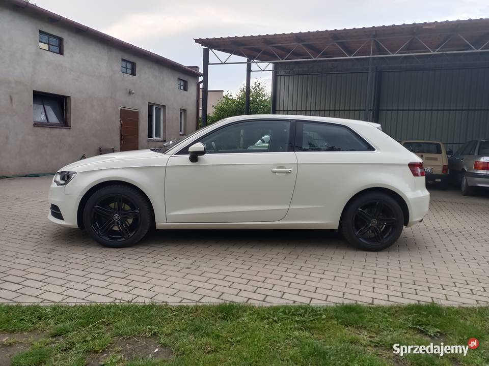 A3 8v benzyna 14 super stan nieuszkodzony łódzkie Głowno