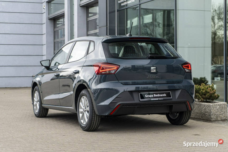 Seat Ibiza Reference 10 MPI 80 V 2017 Hatchback Łódź sprzedam