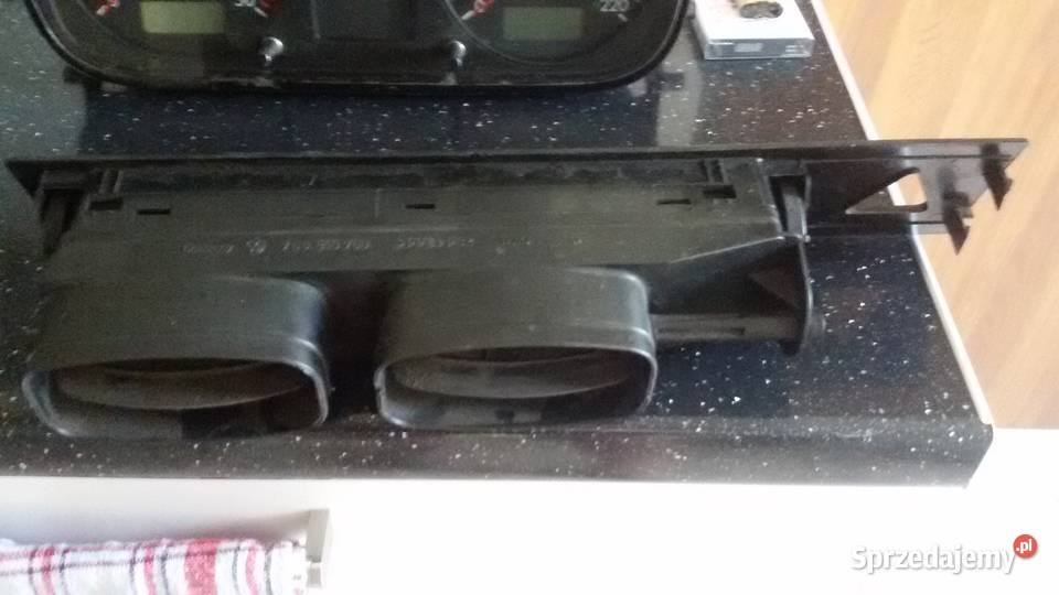 panel wentylaci vw t4 z przyciskiem awari Rok produkcji 2000 Ogrzewanie, wentylacja i klimatyzacja Motoryzacja Elbląg