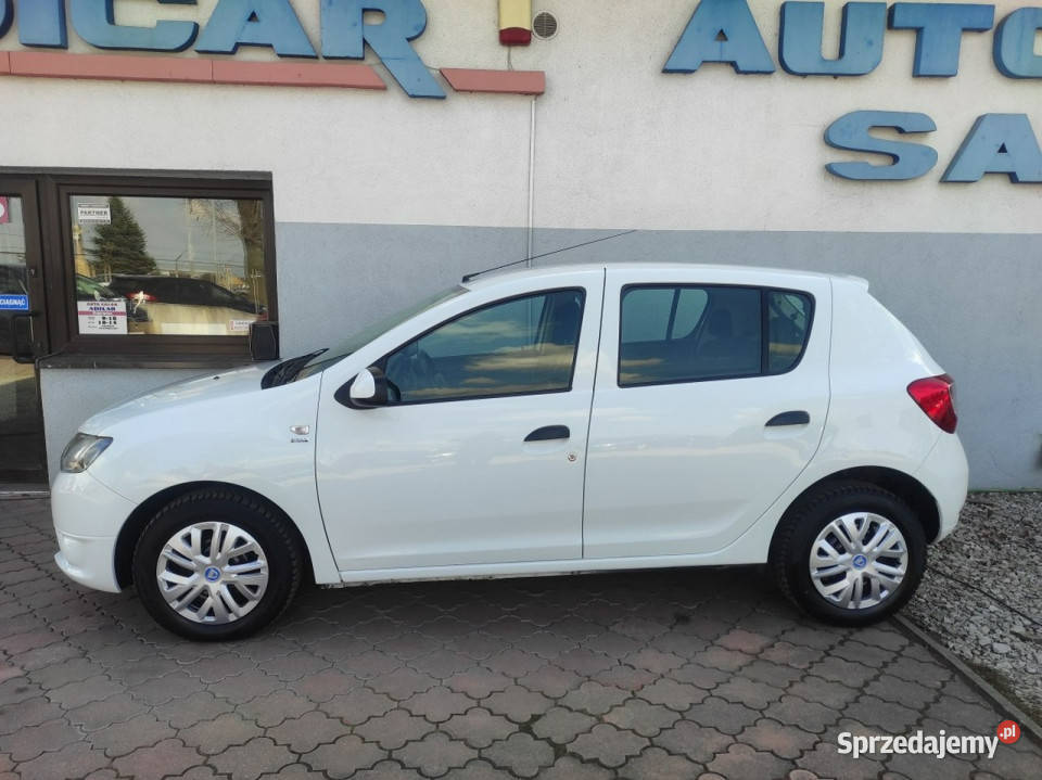 Dacia Sandero krajowy niski przebieg orgradio światła do jazdy dziennej Racibórz