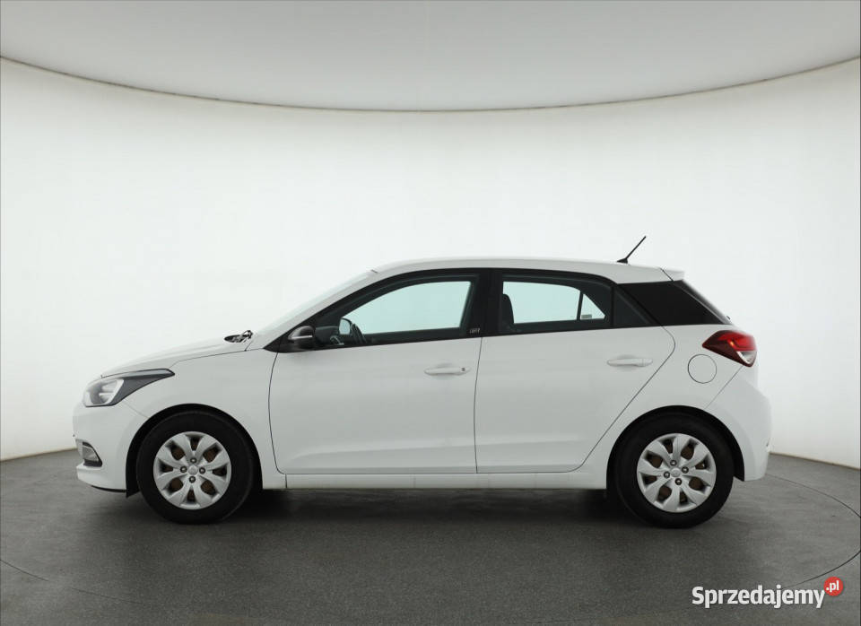 Hyundai i20 12 Rok produkcji 2018 mazowieckie Warszawa
