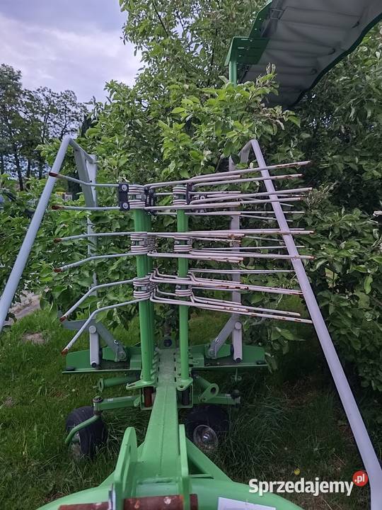 Sprzedam zgrabiarkę karuzelową Zgrabiarki i przetrząsacze Wola Malowana