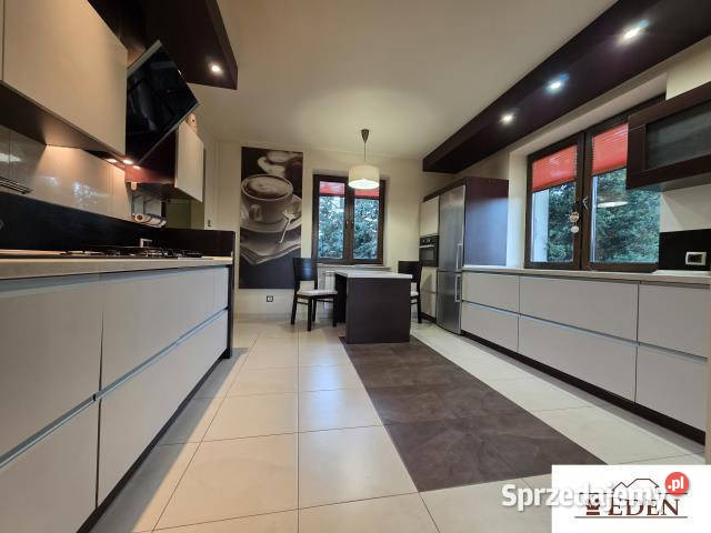 sprzedaży domu wolnostojącego Łazy 1862m2