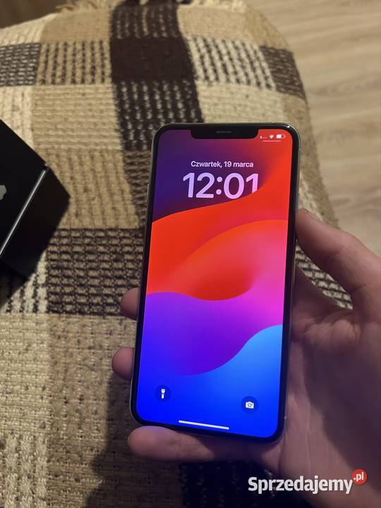 iPhone 11 Pro plus słuchawki mazowieckie Rabiany