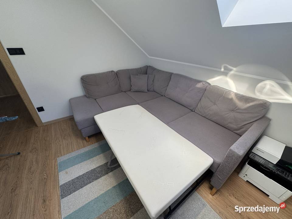 Kanapa w stylu skandynawskim z funkcją spania