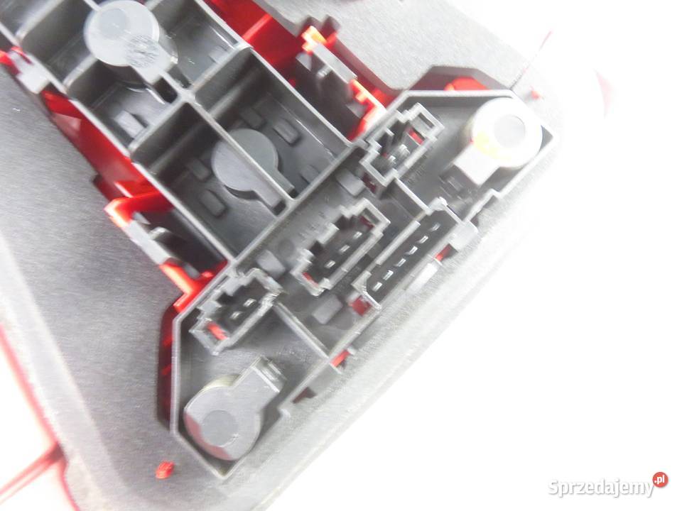 LAMPA PRAWA TYLNA VW GOLF IV 1J1 1J6945096AA