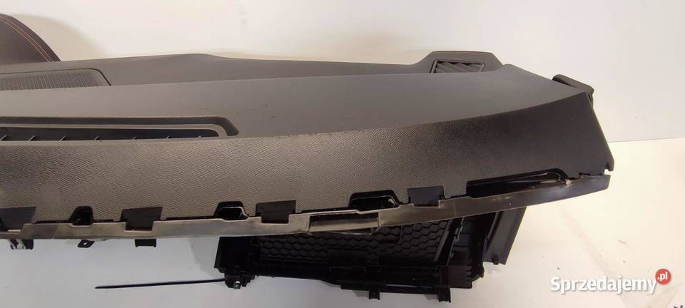 CUPRA FORMENTOR DESKA KOKPIT RHD ANGLIK