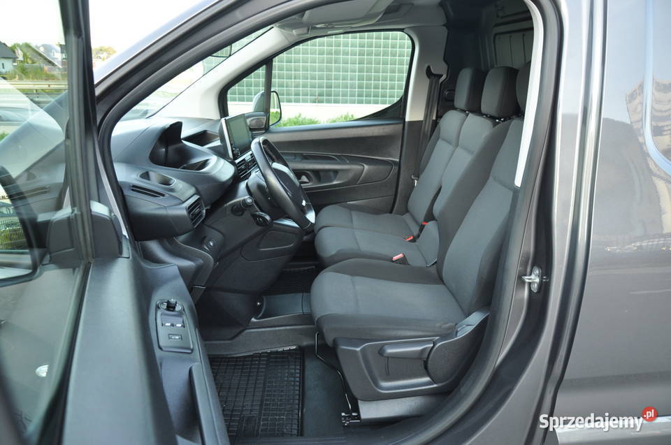Peugeot Partner L2H1 15 HDI 3 osobowy LONG Długi światła przeciwmgłowe Bilcza