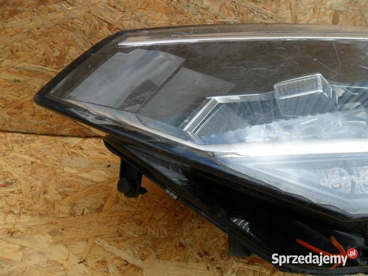 VW TOURAN REFLEKTOR XENON PRAWY 5TB941036B osobowe Nowy Tomyśl