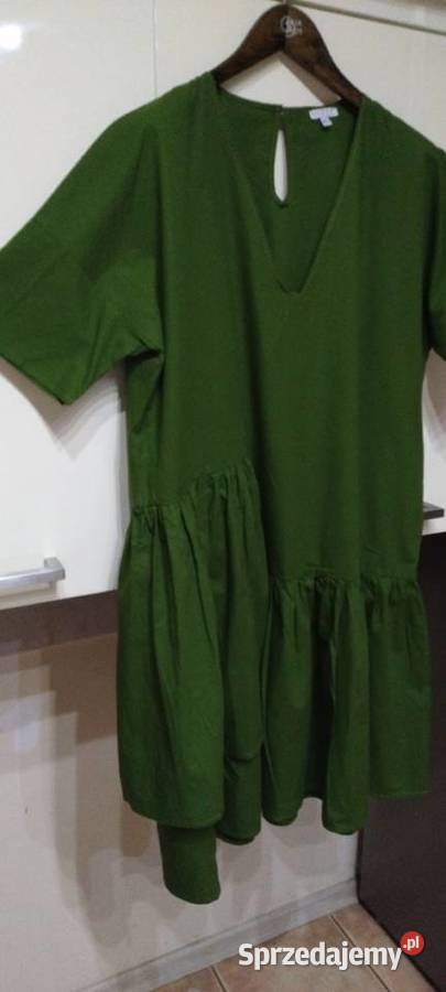 Sukienka w kolorze butelkowej zieleni Lublin