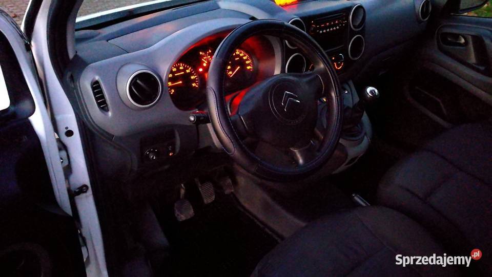 Citroen Berlingo 16 HDI 2013r Klimatyzacja Hak