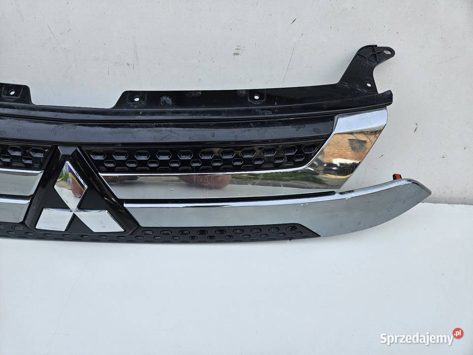 MITSUBISHI OUTLANDER III 3 LIFT GRILL ATRAPA osobowe wielkopolskie Międzychód