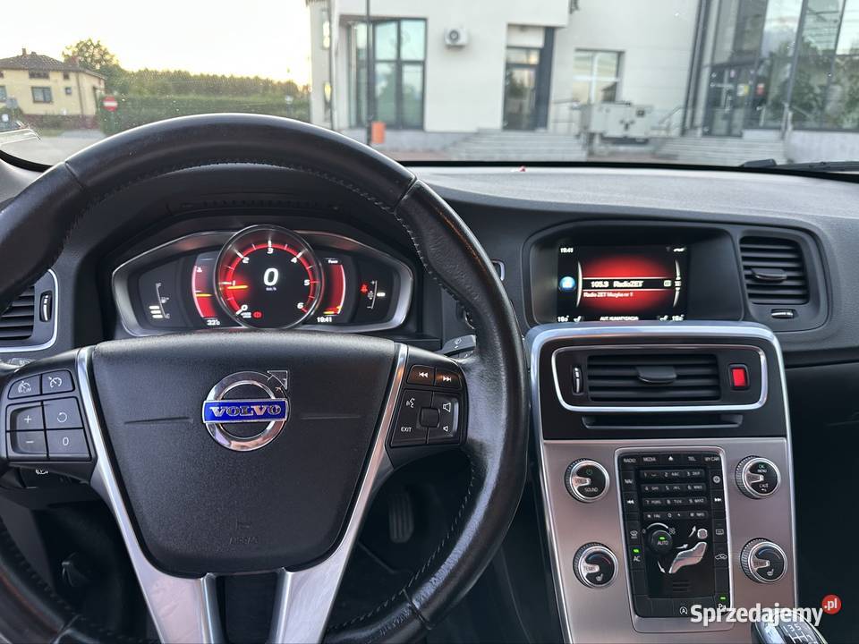 VOLVO S60 D3 DriveE Momentum 2015 r Zadbany S60