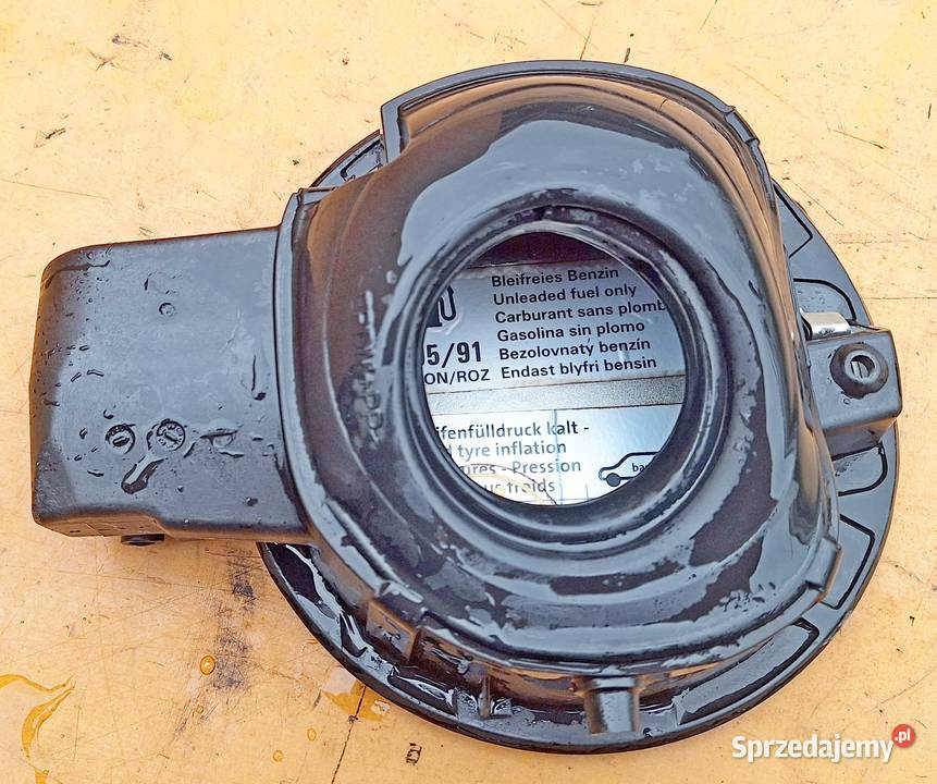 VW GOLF 5 V KLAPKA WLEWU PALIWA 1K6809857 KOLOR osobowe