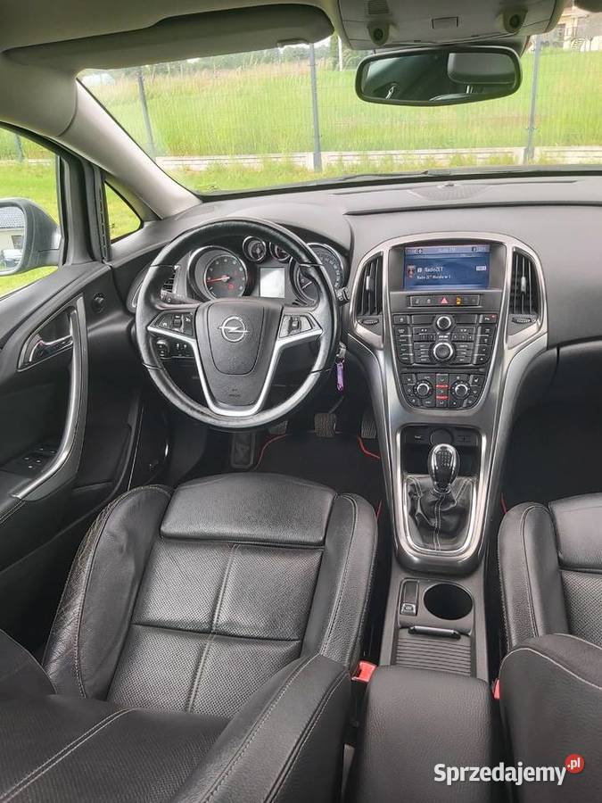 Astra J Kombi Cosmo Skóry fotele AGR elektryczne szyby Syców sprzedam
