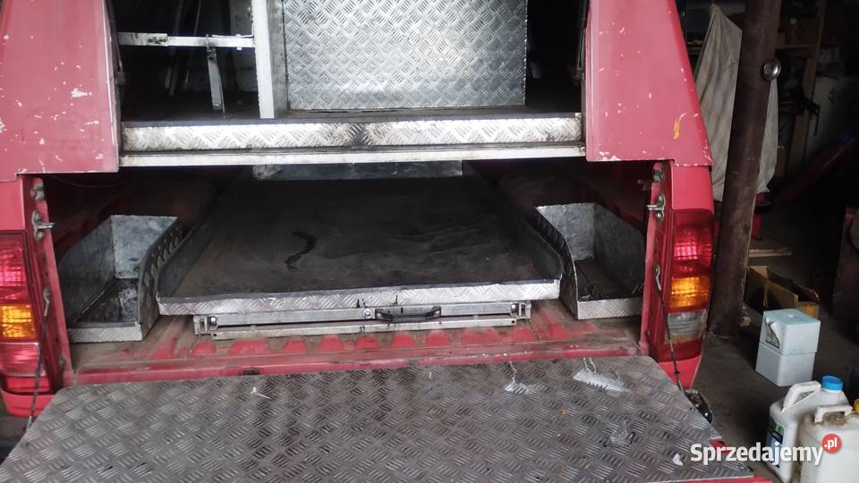 Zabudowa skrzyni ładunkowej paki Toyota Hilux Pozostałe