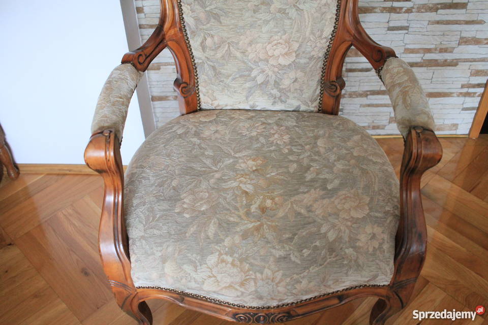 Pięknie zdobiony fotel klasyczny ręcznie śląskie Pszczyna