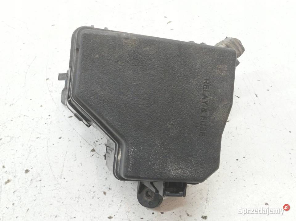 SKRZYNKA BEZPIECZNIKÓW 13 B 99 Toyota VersoS I osobowe sprzedam