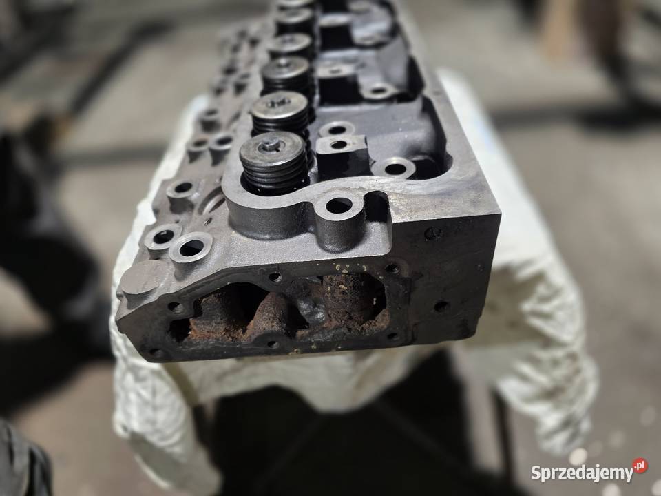 Głowica Perkins at4236 Massey Ferguson 3070 Bukówiec Górny