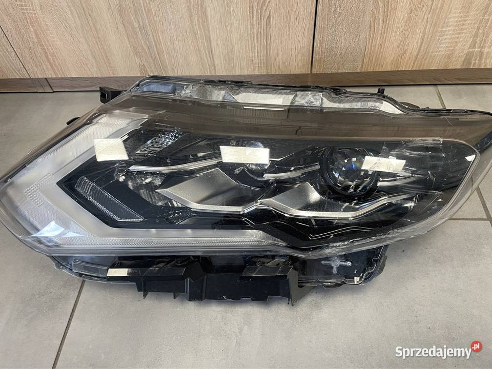 Nissan Xtrail T32 reflektor full Led lewy osobowe Kozubszczyzna
