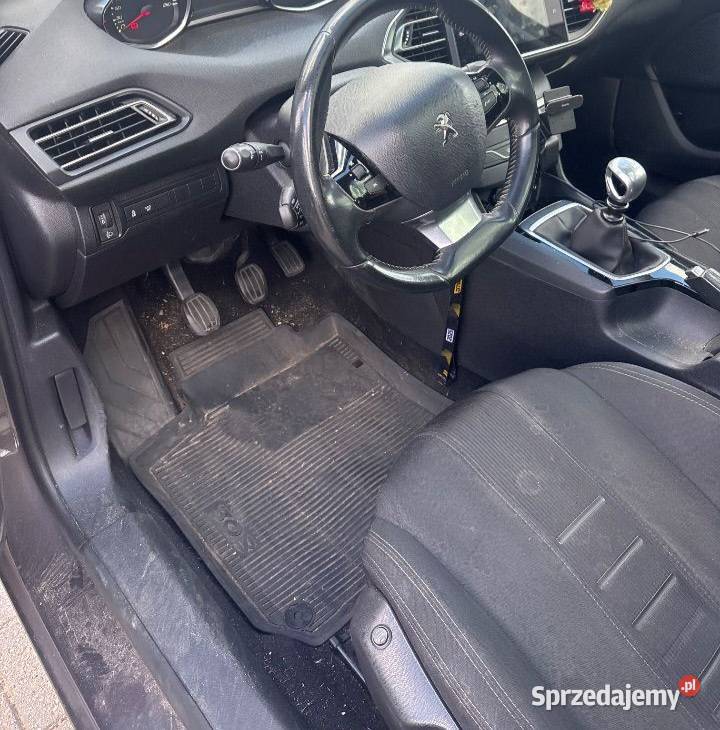 Peugeot 308 2014 16hdi 120 Panorama Alu 18